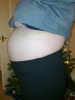 boo boo bump 29 weeks+5 22nd december 2011.jpg